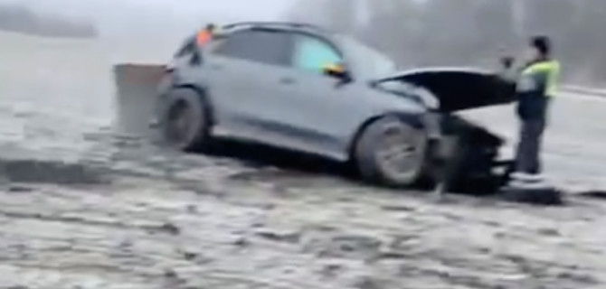 На Ставрополье перевернулся «Мерседес». Водитель выпал из разбившегося окна, он погиб