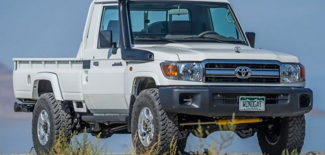 В нашей стране появились легендарные пикапы Toyota Land Cruiser 79