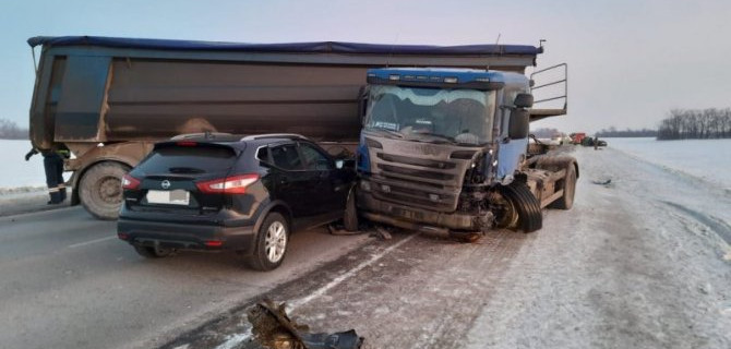 В ДТП с участием трех автомобилей на трассе Уфа — Оренбург погиб один из водителей