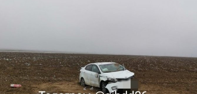 На Ставрополье опрокинулась иномарка, пострадали автомобилистка и ее дочь