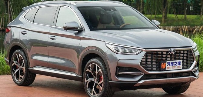 На авторынок нашей страны вышли премиальные кроссоверы BYD Song Plus