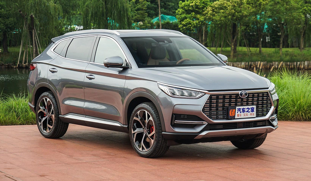 На авторынок нашей страны вышли премиальные кроссоверы BYD Song Plus бид 2