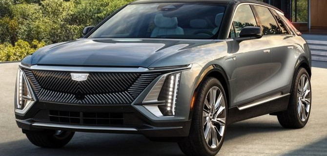 На авторынке нашей страны появились электрокроссоверы Cadillac Lyriq