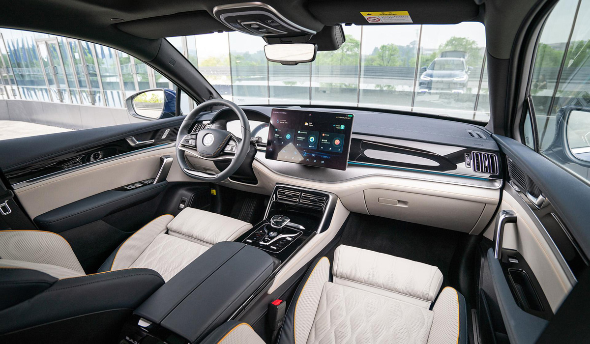 В Россию привезли новые для её авторынка электромобили фирмы BYD бид 4