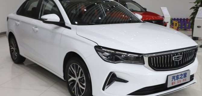 Начались российские продажи седанов Geely Emgrand 7