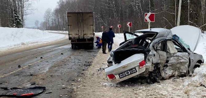В столкновении «Шевроле» и «ГАЗели» в Ивановской области погибла автомобилистка
