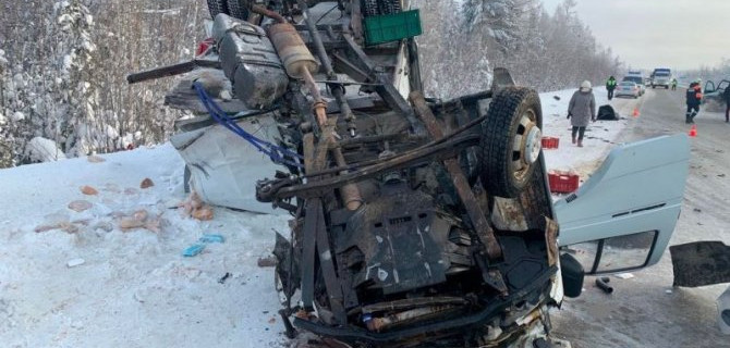 Под Ноябрьском столкнулись «Нива» и ГАЗ, один человек погиб, двое пострадали