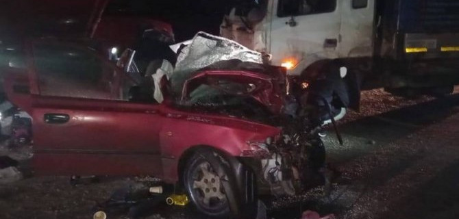 Две фуры и легковой автомобиль столкнулись в Башкирии