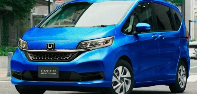 В нашей стране появились недорогие минивэны Honda Freed