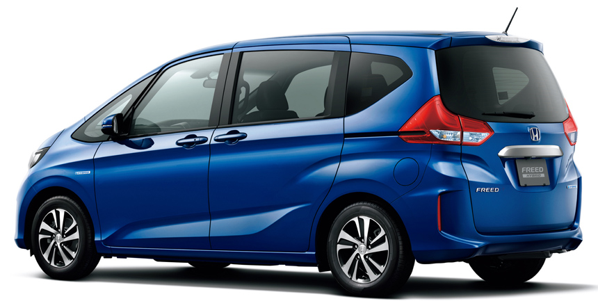 В нашей стране появились недорогие минивэны Honda Freed фрид 2