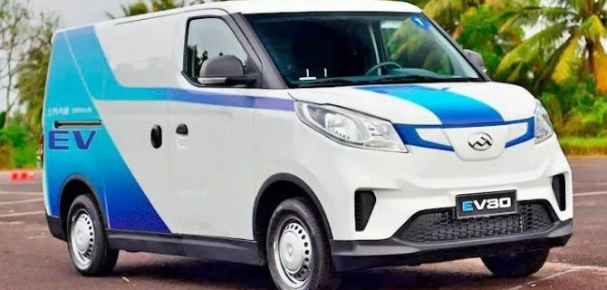 На российский авторынок прибыли электрофургоны SAIC Maxus EV30