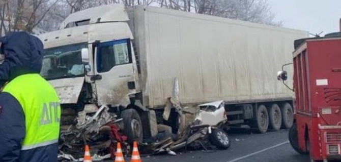 В страшном ДТП в Приморье погибли три человека, еще один — в реанимации