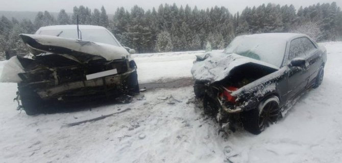 Семь человек пострадали в ДТП с двумя «Тойотами» на трассе под Иркутском