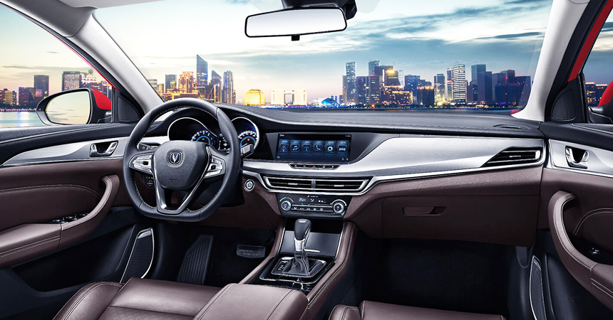 В нашу страну прибыли электроседаны Changan Eado чанг 6