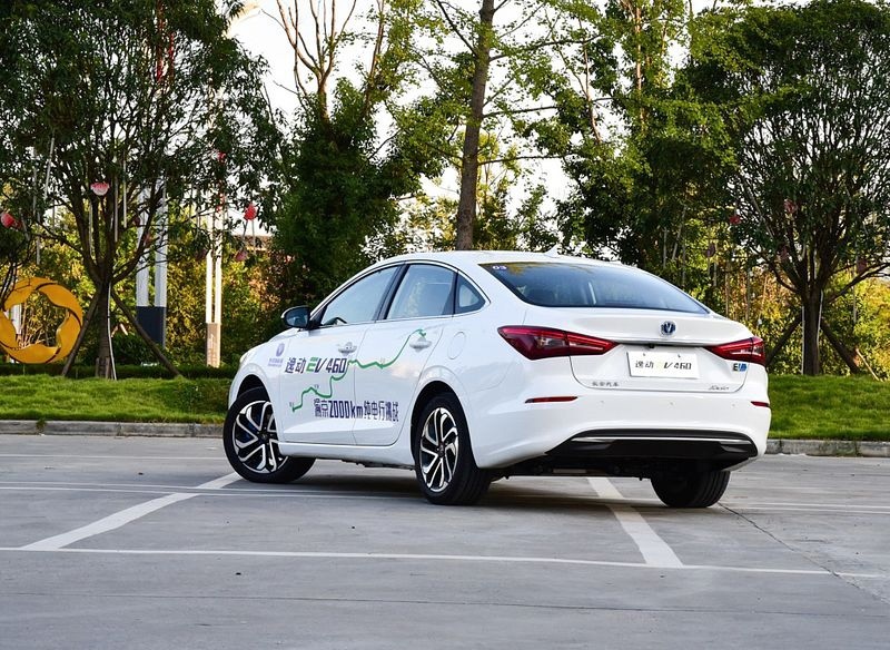 В нашу страну прибыли электроседаны Changan Eado чанг 4