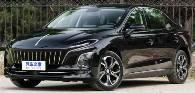 Начались российские продажи электромобилей Hongqi E-QM5