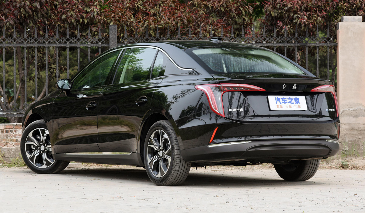 Начались российские продажи электромобилей Hongqi E-QM5 хунцы 2