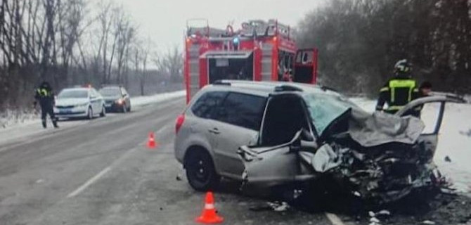 В ДТП в Воронежской области один человек погиб, пострадали двое, в том числе 15-летний подросток