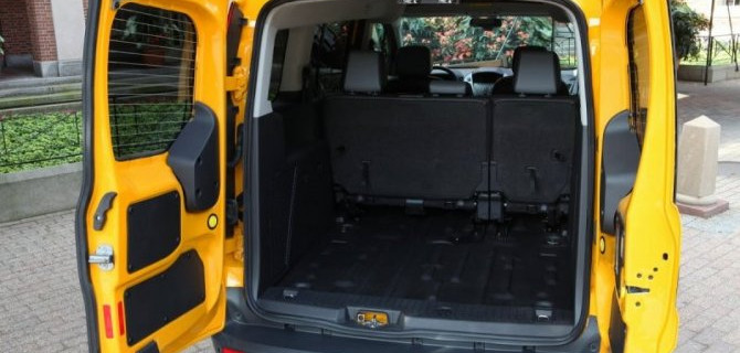 Грузовое такси: особенности услуги