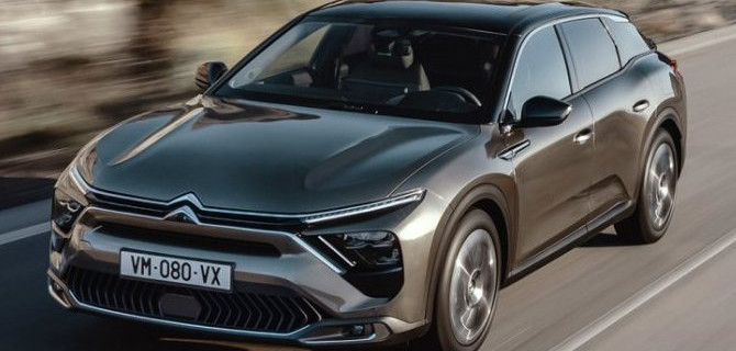 На российском авторынке дебютировали вседорожные лифтбеки Citroen C5 X