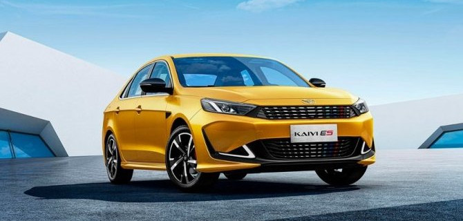 В России начались продажи китайских седанов Kaiyi E5, собранных на «Автоторе»
