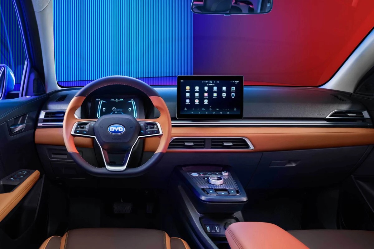 В нашей стране появилась очередная «зелёная» новинка фирмы BYD бид 4