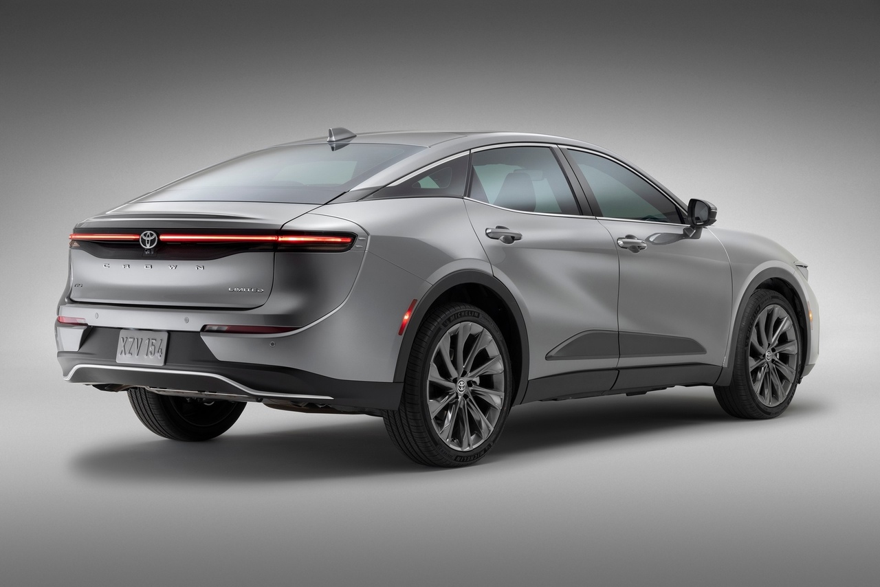 Серьёзно подешевели вседорожники Toyota Crown краун 3