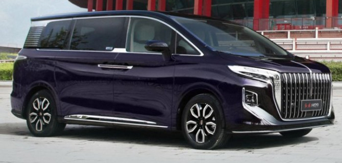 На российском авторынке впервые появились люксовые минивэны Hongqi HQ9