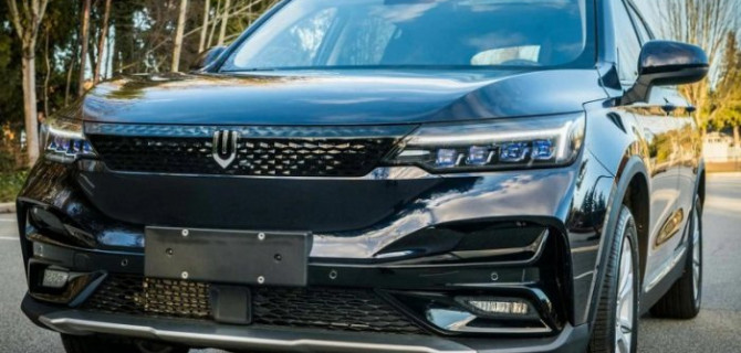 В России появилась новая версия электрокроссовера Skywel ET5