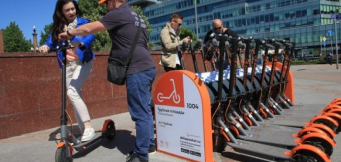 Появился новый вид мошенничества: людей обманывают с помощью аренды самокатов