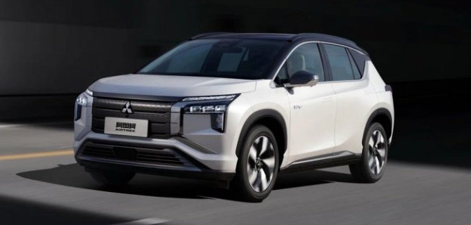 В России подешевели электрокроссоверы Mitsubishi Airtrek