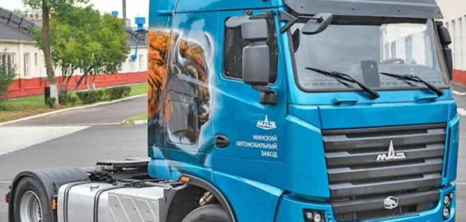 В Минске создан конкурент для российского магистрального тягача КамАЗ-54901
