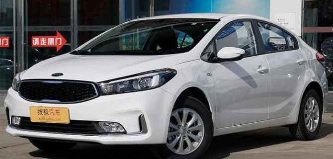 В нашу страну впервые прибыли седаны KIA K3