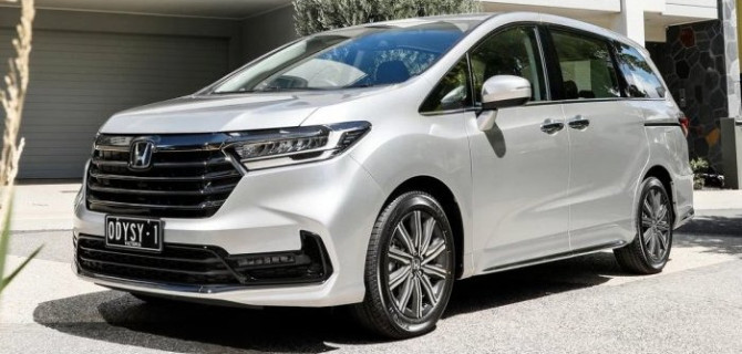 В нашей стране появились новые минивэны Honda Odyssey