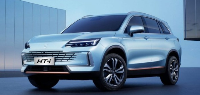 В России началась реализация гибридных кроссоверов Skywell HT-i