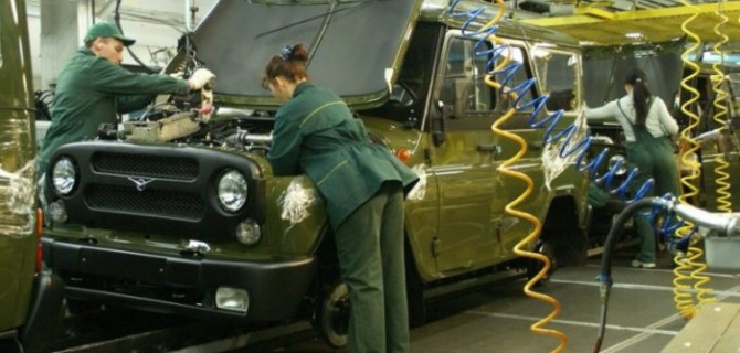 Рабочим УАЗа повысили зарплату