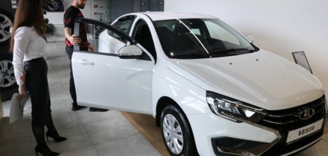 «АвтоВАЗ» будет расторгать партнёрские соглашения с дилерами, завышающими цены на «Лады»