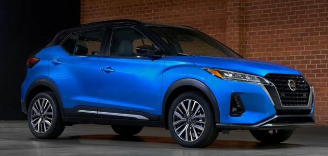 На российском авторынке появились компактные кроссоверы Nissan Kicks