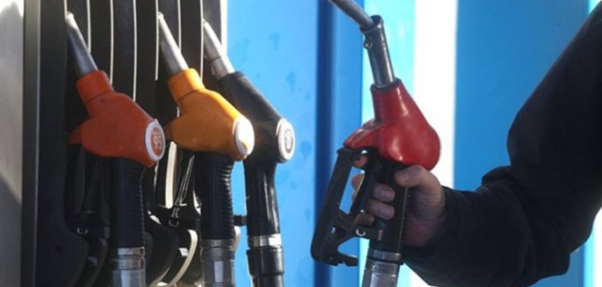 ФАС потребовала увеличить объём продаж бензина