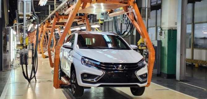 «АвтоВАЗу» не хватает комплектующих для Lada Vesta NG