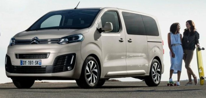 В нашу страну ввезли новые минивэны Citroen Space Tourer