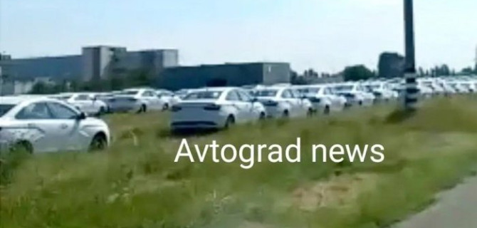 «АвтоВАЗ» начал отправку дилерам некомплектных Lada Vesta NG