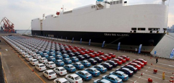 Автодилеры жалуются на увеличивающийся импорт автомобилей без гарантии