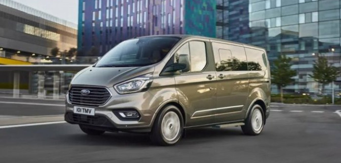 В нашу страну ввезли минивэны Ford Transit Custom