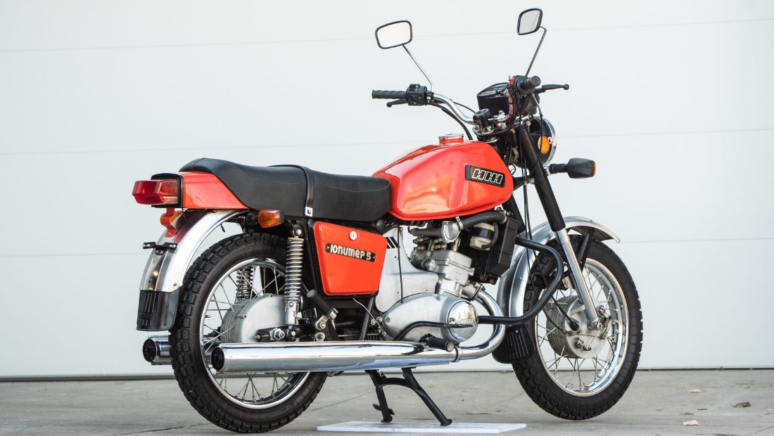 На каких мотоциклах ездят россияне в 2023 году Мотоцикл "ИЖ Юпитер"