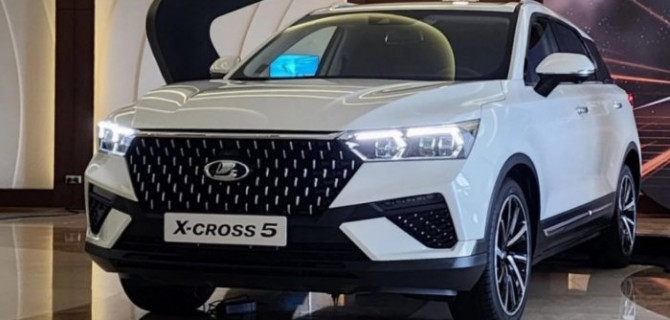 «АвтоВАЗ» отправит в производство новый кроссовер Lada X-Cross 5 до конца 2023 года
