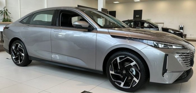 В Чанган Центр Внуково стартовали продажи нового седана CHANGAN LAMORE