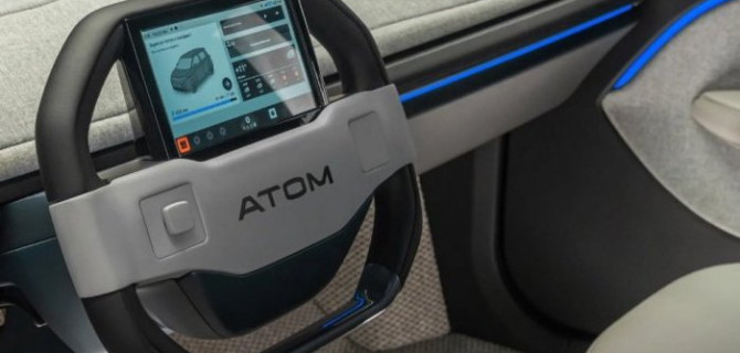 Электромобиль «Атом» получит руль со встроенным дисплеем — он будет единственным