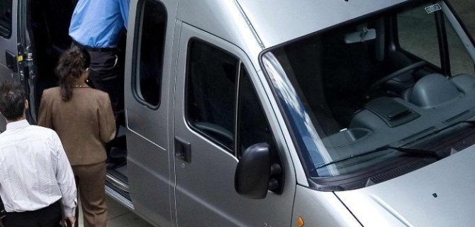 Развозка рабочих на работу: автобусы и микроавтобусы в современном мире