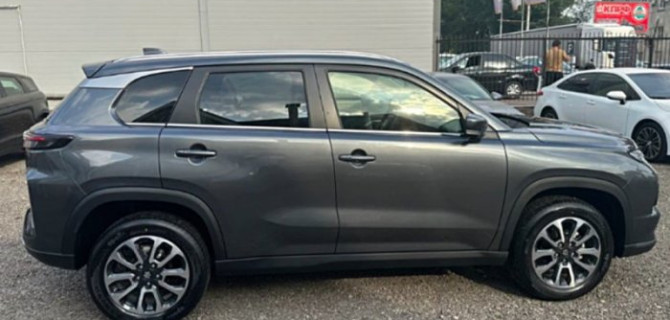 В России появились «параллельные» Suzuki Grand Vitara